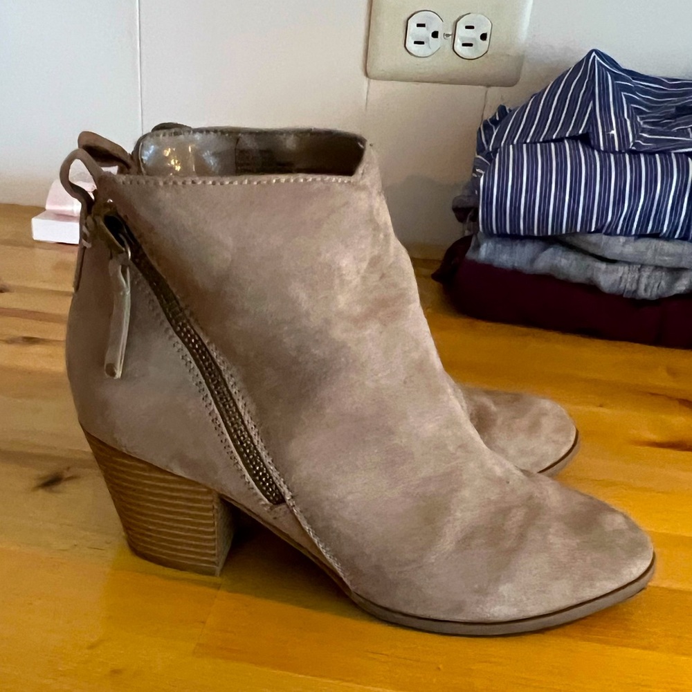 Express booties. Free gift with purchase!